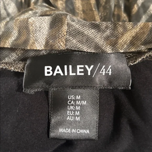 Bailey /44 print turtleneck top, med - Picture 6 of 6
